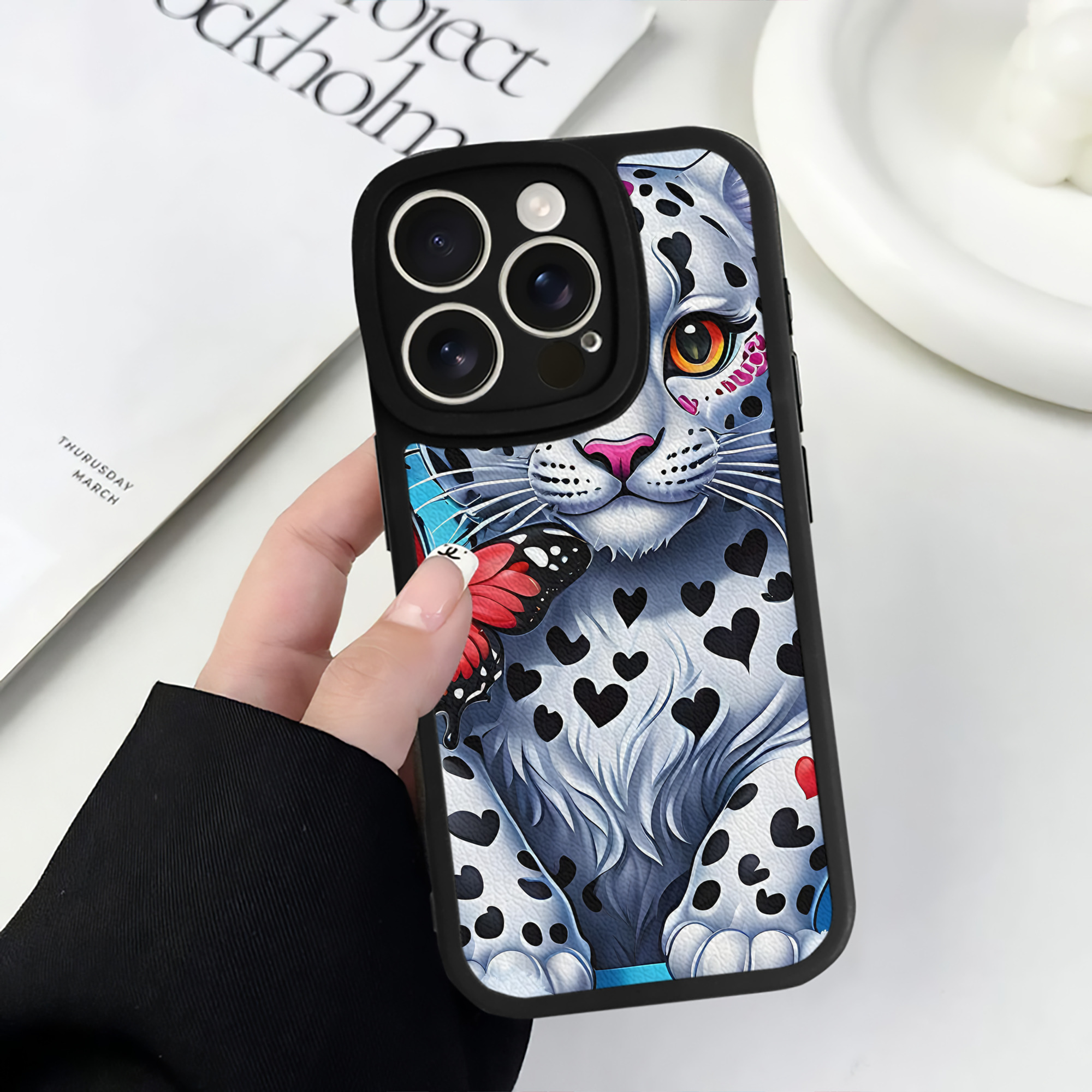 （画像用） ミッキーマウス Mickey Mouse 【iPhone 16シリーズ対応】シリコンスマホケース（レザー調） 材質：シリコン